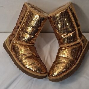 UGG Gold Sequin Ladies Boots. Great For Valentines Parties.Lightly Worn.